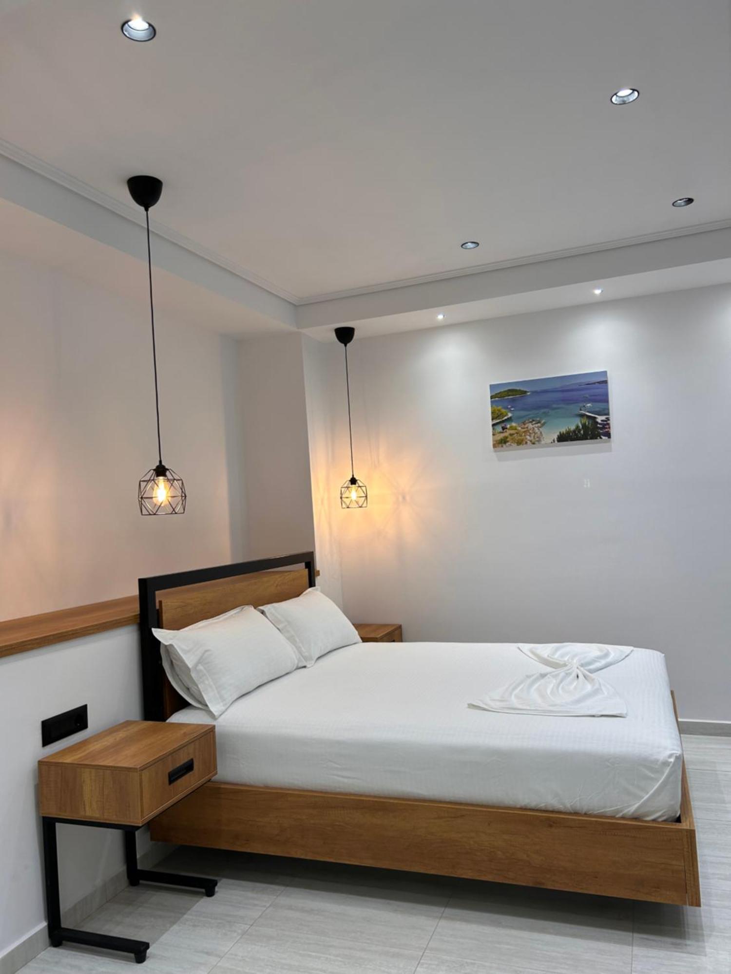 Crown Apartment